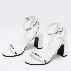 Pre Owned صندل بالنسياغا جلد أبيض بالشعار وحزام كاحل مستدير مقاس 35