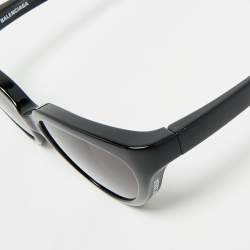 مملوكة مسبقًا نظارة شمسية بالنسياغا عين قطة BB0149S سوداء