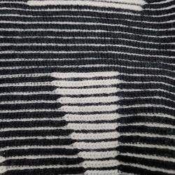 Pre Owned وشاح بالنسياجا صوف أبيض/أسود