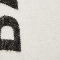 مملوكة مسبقًا Balenciaga Black/White Casmere Archetype Scarf