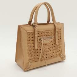 مملوكة مسبقًا Balenciaga Beige Crochet Leather Mini A4 Tote