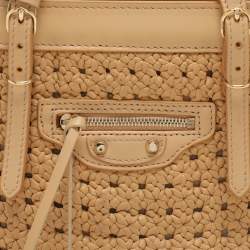 مملوكة مسبقًا Balenciaga Beige Crochet Leather Mini A4 Tote