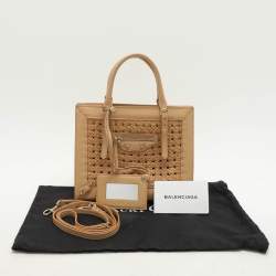 مملوكة مسبقًا Balenciaga Beige Crochet Leather Mini A4 Tote