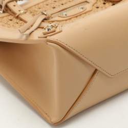 مملوكة مسبقًا Balenciaga Beige Crochet Leather Mini A4 Tote