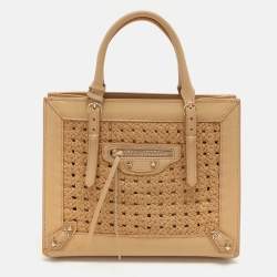 مملوكة مسبقًا Balenciaga Beige Crochet Leather Mini A4 Tote
