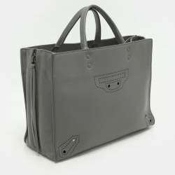 مملوكة مسبقًا Balenciaga Grey Perforated Leather Blackout Hardware Papier B4 Tote
