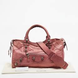 مملوكة مسبقًا حقيبة يد بالنسياغا بارك تايم جلد زهري مدببة أكتاف كبيرة