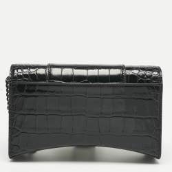 مملوكة مسبقًا محفظة بالسلسلة بالنسياغا أور جلوس جلد أسود بنقشة التمساح