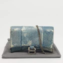مملوكة مسبقًا Balenciaga Hourglass Blue Denim Print Leather Wallet On Chain