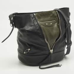 مملوكة مسبقًا حقيبة باكيت جلد أسود بالنسياجا بابلير دروب