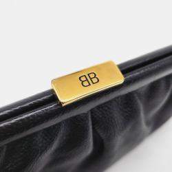 مملوكة مسبقًا Balenciaga Black Leather Cloud XS Clutch Bag