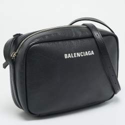 مملوكة مسبقًا Balenciaga Everyday Black Leather Camera Shoulder Bag