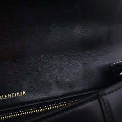 مملوكة مسبقًا حقيبة يد علوية بالنسياجا سوداء جلد عجل ناعم متوسطة الحجم هورجلاس