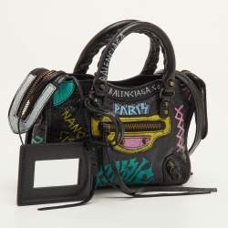 مملوكة مسبقًا Balenciaga Nano Classic City Black Leather Graffiti Print Crossbody Bag