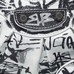 Pre Owned Balenciaga Graffiti Le Cagole XS White Leather Shoulder Bag