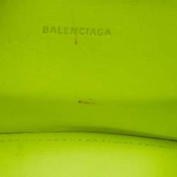 Pre Owned حقيبة بالنسياجا أورغلوس صغيرة جدًا جلد مُنقش بتأثير الكروك بلون أصفر فلوري بمقبض علوي