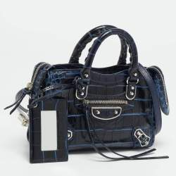 مملوكة مسبقًا حقيبة بالنسياقا ميتاليك إيدج كلاسيك سيتي نانو جلد كروك منقوش أزرق داكن