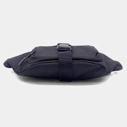 مملوكة مسبقًا Balenciaga Nylon Black Unity Belt Bag