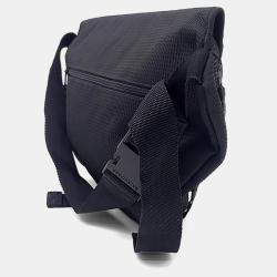 مملوكة مسبقًا Balenciaga Nylon Black Unity Belt Bag