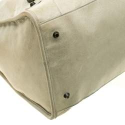 مملوكة مسبقًا  حقيبة يد بالنسياغا ورك معدن نحاس أصفر بارز وجلد زرقاء مخضرة