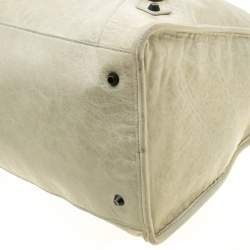 مملوكة مسبقًا  حقيبة يد بالنسياغا ورك معدن نحاس أصفر بارز وجلد زرقاء مخضرة