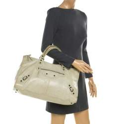 مملوكة مسبقًا  حقيبة يد بالنسياغا ورك معدن نحاس أصفر بارز وجلد زرقاء مخضرة