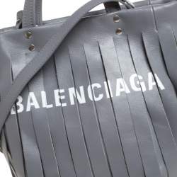 Pre Owned حقيبة يد بلنسياغا شراشيب لوندري كاباس جلد رمادية XS