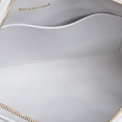 Pre Owned حقيبة كروس بالنسياغا بي كاميرا جلد أبيض مبطن