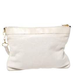 مملوكة مسبقًا حقيبة كلتش بالنسياغا جاينت غولد فلات جلد خروف أبيض