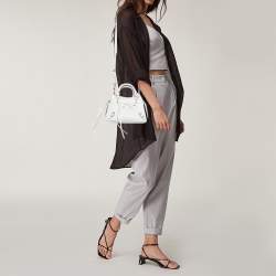 Pre Owned حقيبة يد توتس بالنسياغا ميني نيو كلاسيك جلد أبيض