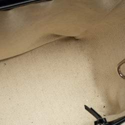 مملوكة مسبقًا حقيبة يد بالنسياغا كاباس قصه كانفاس وجلد أبيض / أسود 