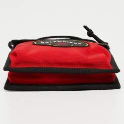 مملوكة مسبقًا Balenciaga Black/Red Nylon Explorer Pouch Crossbody Bag