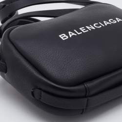 Pre Owned Balenciaga Black Leather Everyday Camera Bag