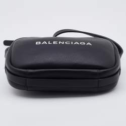 Pre Owned Balenciaga Black Leather Everyday Camera Bag