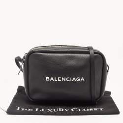 مملوكة مسبقًا Balenciaga Black Leather Everyday Camera Shoulder Bag