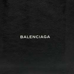 مملوكة مسبقًا Balenciaga Black Leather Logo Print North South Shopper Tote
