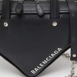 مملوكة مسبقًا Balenciaga Black Leather XS Triangle Duffle Bag