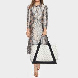 Pre Owned Balenciaga Beige/Black Canvas and Leather M Navy Cabas Tote