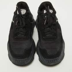 مملوكة مسبقًا حذاء رياضى بالنسياغا منخفض من أعلى تريبل أس جلد سويدى ونايلون أسود مقاس 39