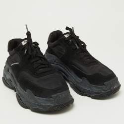 مملوكة مسبقًا حذاء رياضى بالنسياغا منخفض من أعلى تريبل أس جلد سويدى ونايلون أسود مقاس 39