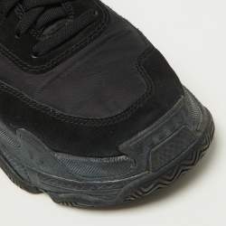 مملوكة مسبقًا حذاء رياضى بالنسياغا منخفض من أعلى تريبل أس جلد سويدى ونايلون أسود مقاس 39