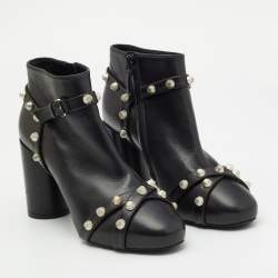 مملوكة مسبقًا Balenciaga Black Leather Studded Zip Ankle Boots Size 37