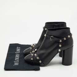 مملوكة مسبقًا Balenciaga Black Leather Studded Zip Ankle Boots Size 37