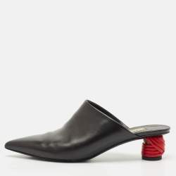 Pre Owned حذاء سلايد بالنسياغا بيستروت جلد أسود مقاس 41