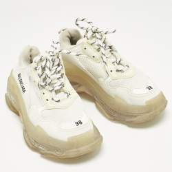 Pre Owned حذاء رياضي بالنسياغا تريبل إس جلد صناعي أسود بشعار في كل مكان مقاس 37