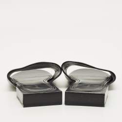 مملوكة مسبقًا شبشب مسطح جلد أسود بشعار بالنسياغا مقاس 36