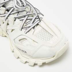 Pre Owned حذاء رياضي بالنسياغا تراك منخفض من أعلى جلد صناعي وشبك أبيض/ برتقالي مقاس 40