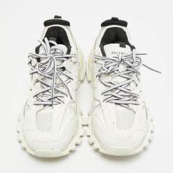 Pre Owned حذاء رياضي بالنسياغا تراك منخفض من أعلى جلد صناعي وشبك أبيض/ برتقالي مقاس 40