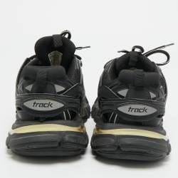 Pre Owned حذاء رياضي بالنسياغا تراك منخفض من أعلى جلد صناعي وشبك أبيض/ برتقالي مقاس 40