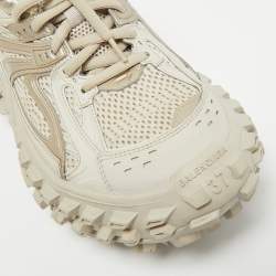 Pre Owned حذاء رياضي بالنسياغا ديفندر مصنوع من جلد صناعي و شبك بيج مقاس 37 مع أربطة